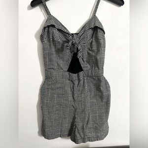 Abercrombie & Fitch plaid romper with cutout and pockets-‎